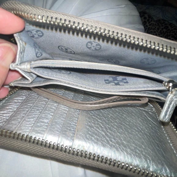 Tory Burch Wallet - Picture 6 of 6
